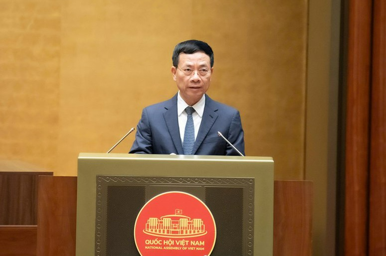 Bộ trưởng Bộ Khoa học và Công nghệ Nguyễn Mạnh Hùng báo cáo về việc tiếp thu, giải trình và chỉnh lý dự thảo Luật Trí tuệ nhân tạo - Ảnh: VGP/TG